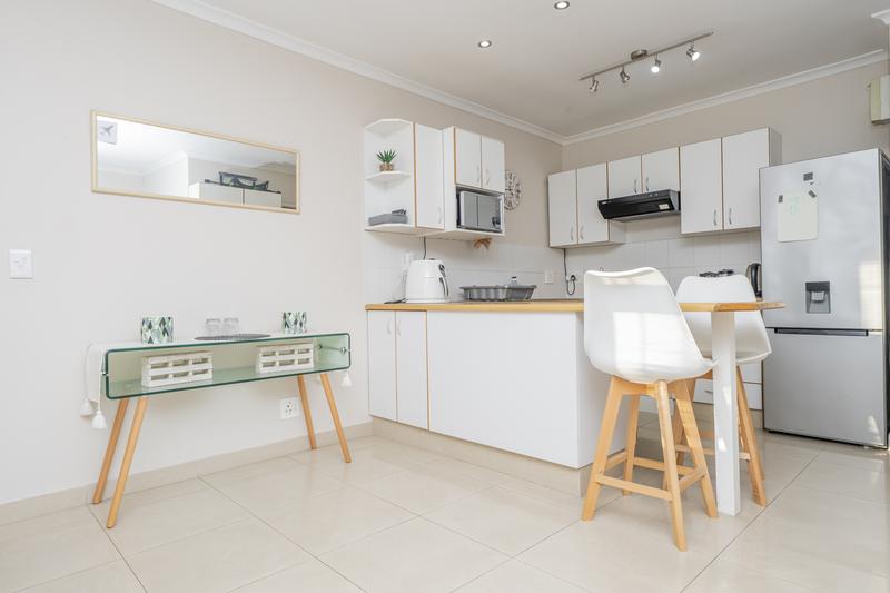 To Let 2 Bedroom Property for Rent in Protea Heights Western Cape